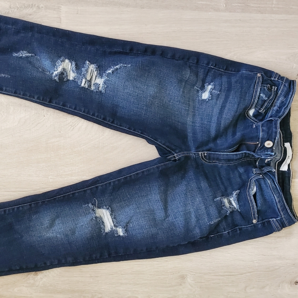 KanKan distressed jeans